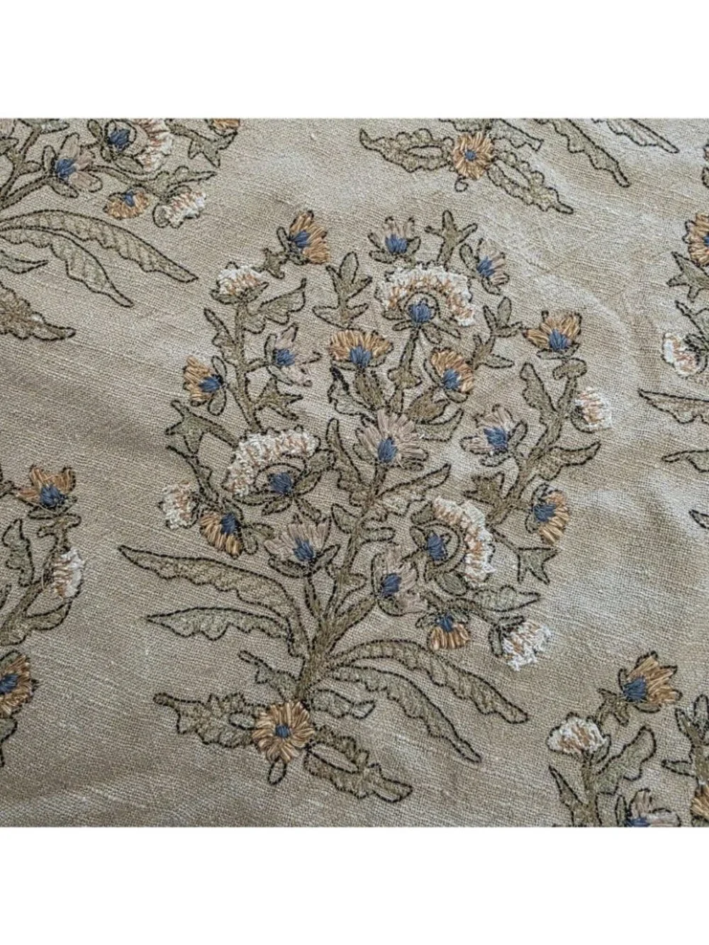 Pottery Barn Set of 2 Desiree Floral Embroidered Pillow Cover Flax Multi 20
